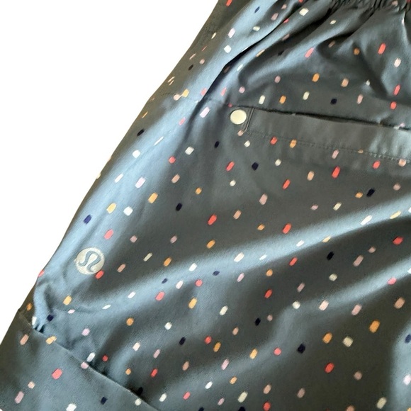 Lululemon Athletica Blue and White Relaxed Fit Athletic Shorts Like New - Picture 6 of 7